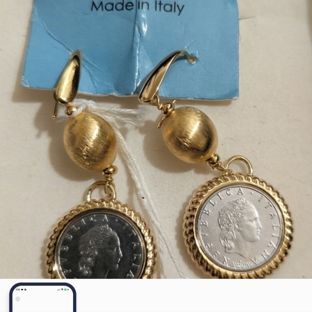 Vintage Toscana Coin Earrings - Picture 5 of 7